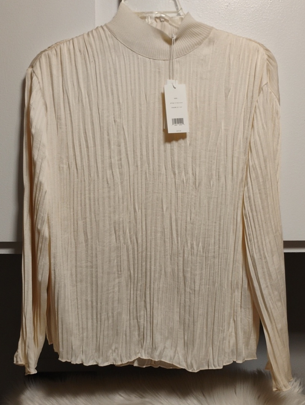 (C-77) NWT Vince Cream Crinkled Long Sleeve Pleated Chiffon Top Sz.L